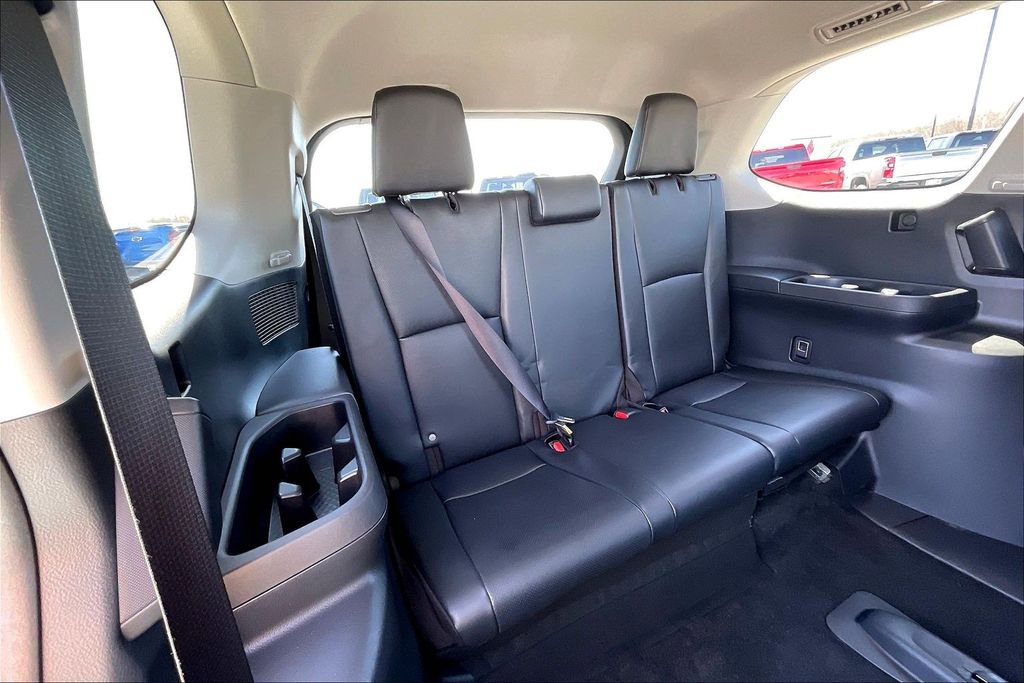 Used 2025 Toyota Grand Highlander AWD image 30