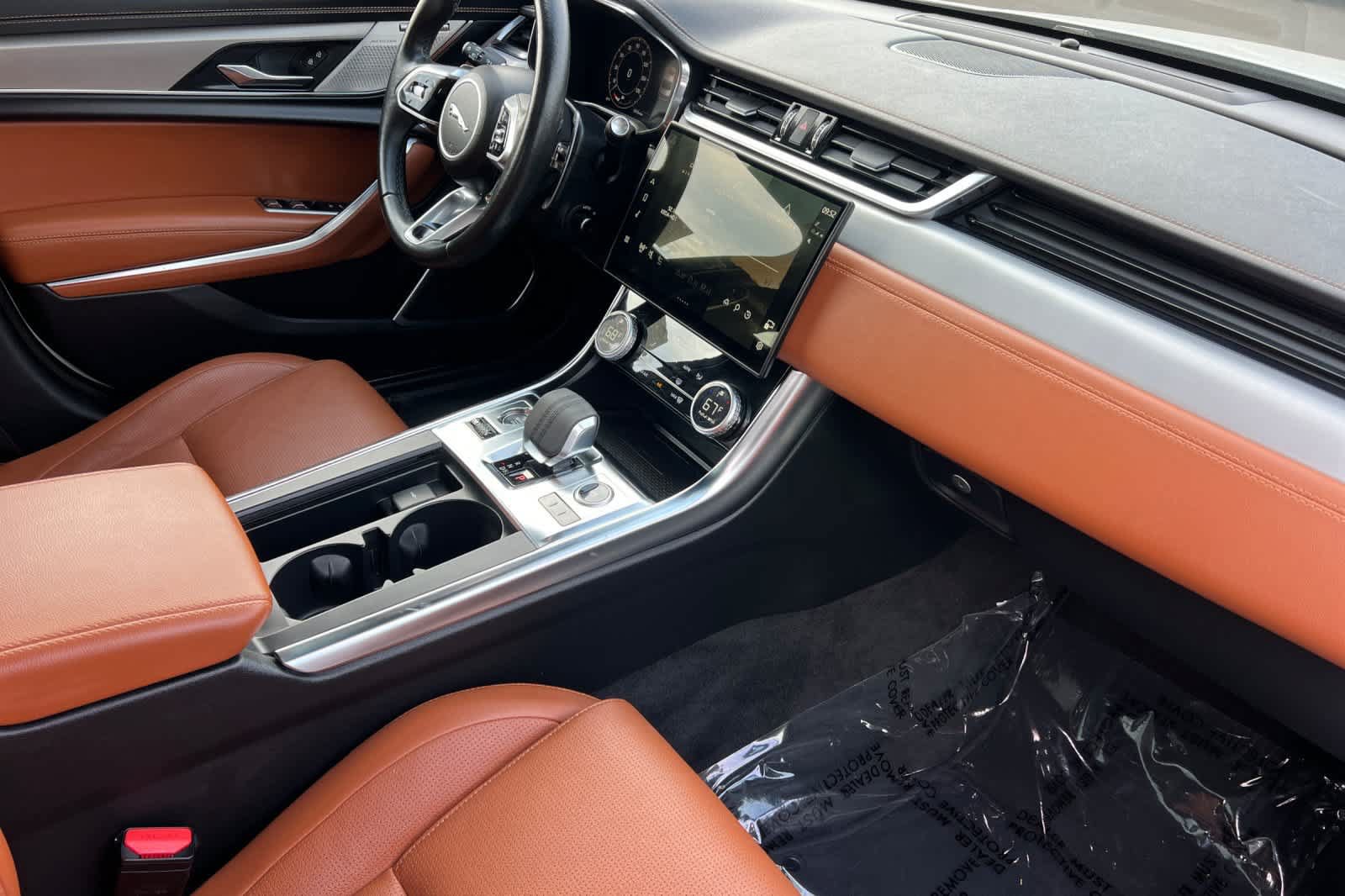 Used 2024 Jaguar XF R-Dynamic SE AWD/4WD image 17