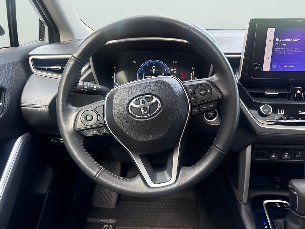Used 2023 Toyota Corolla Cross XLE w/ Convenience Package AWD/4WD image 17