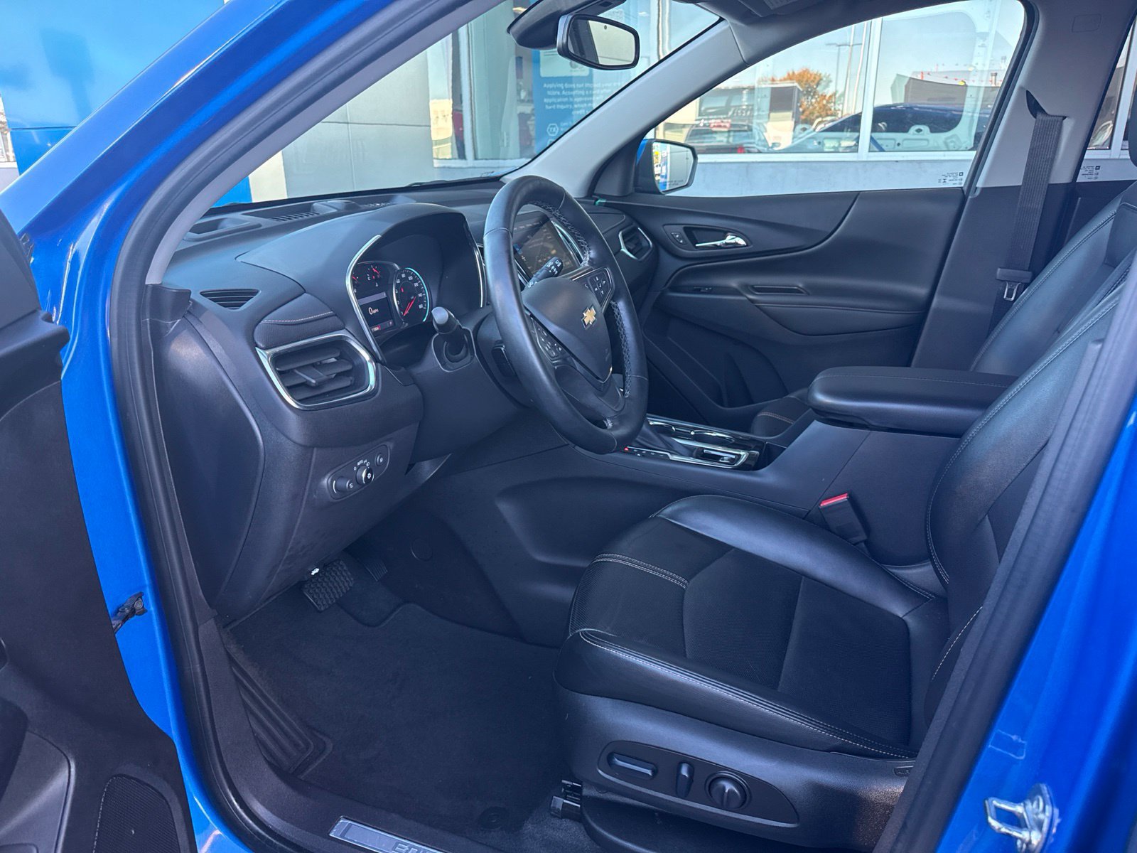 Used 2024 Chevrolet Equinox Premier AWD/4WD image 19