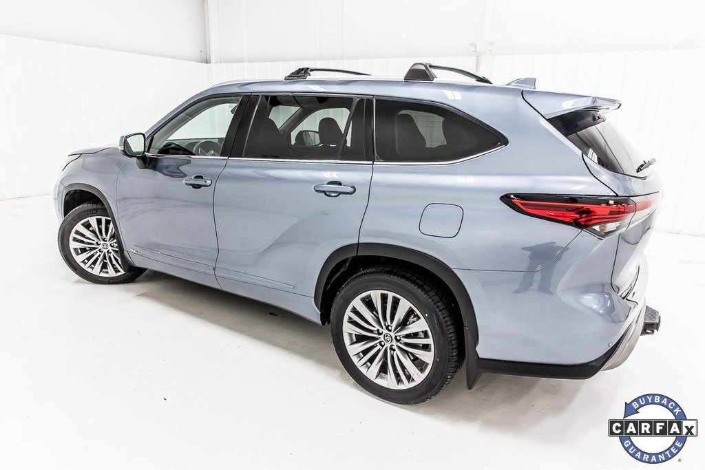 Used 2023 Toyota Highlander Platinum image 4