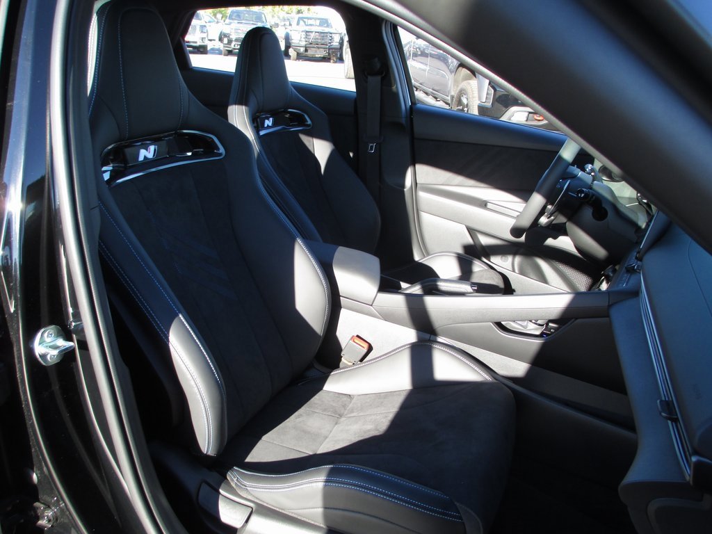 Used 2025 Hyundai Elantra N image 19