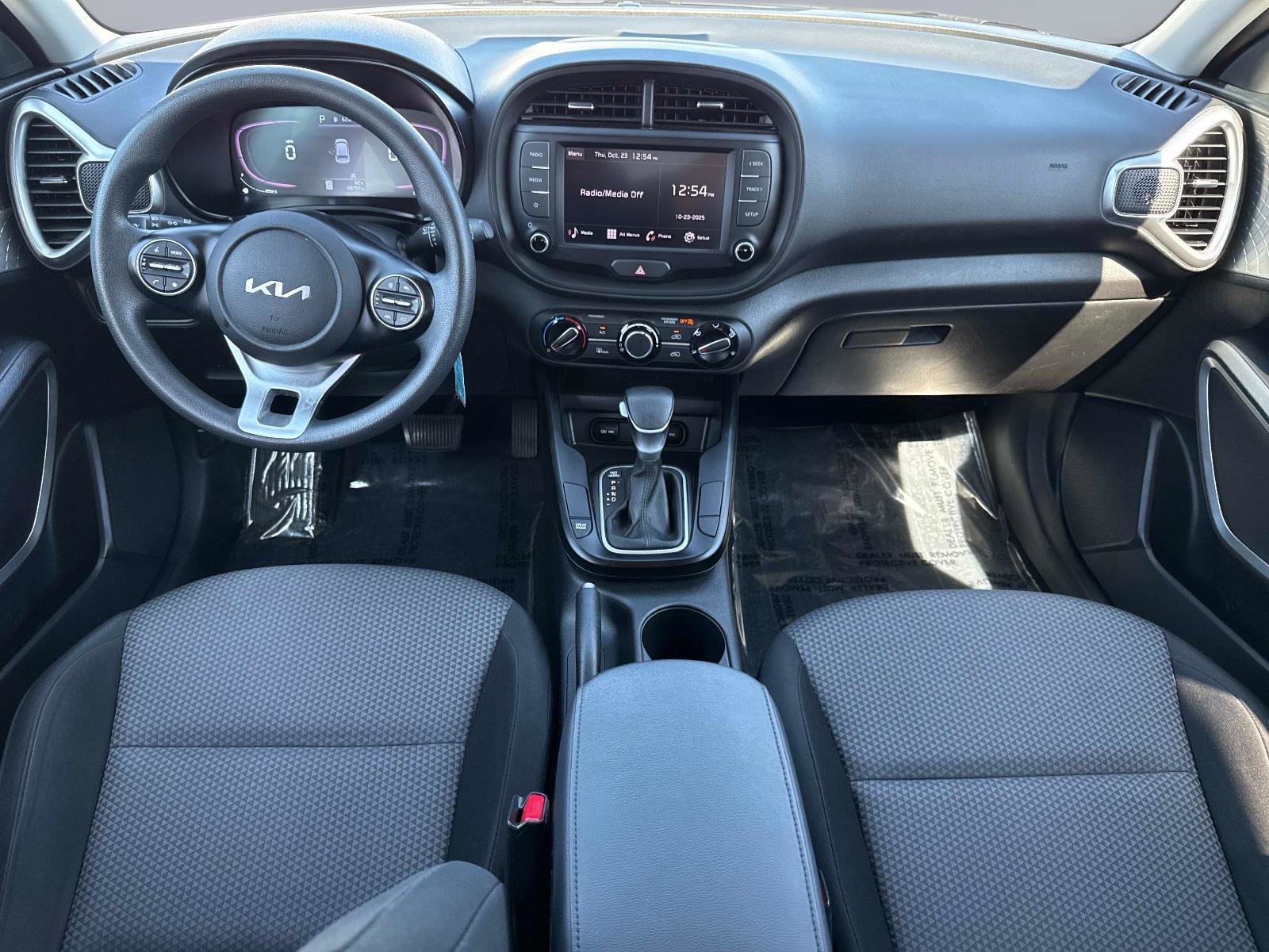 Used 2024 Kia Soul LX w/ Option Group 015 image 16