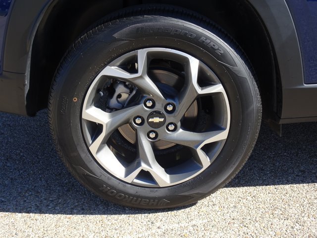 Used 2024 Chevrolet Trax LT w/ Driver Confidence Package FWD image 28