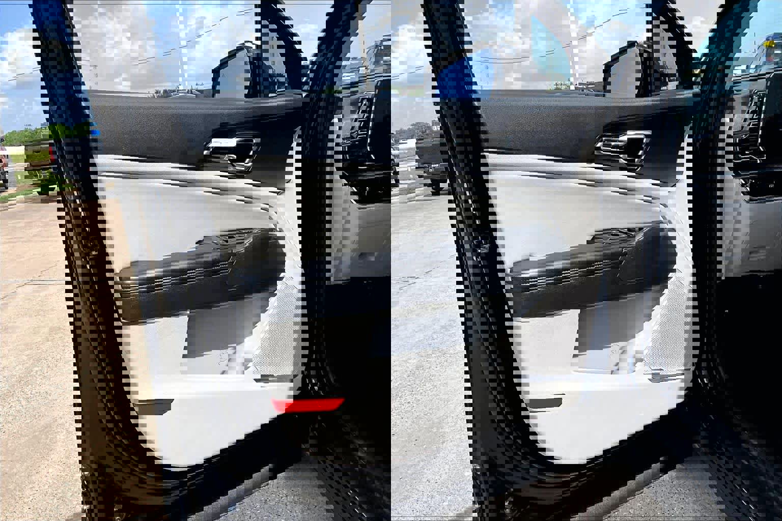 Used 2024 Kia Sportage EX image 20