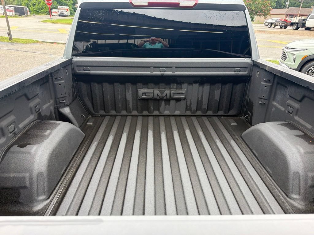 Used 2024 GMC Sierra 1500 SLT w/ SLT Premium Package AWD/4WD image 13