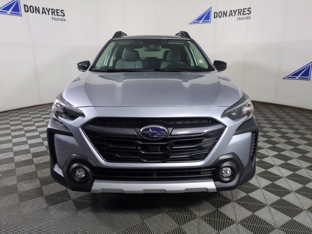 Used 2025 Subaru Outback Limited AWD/4WD image 12