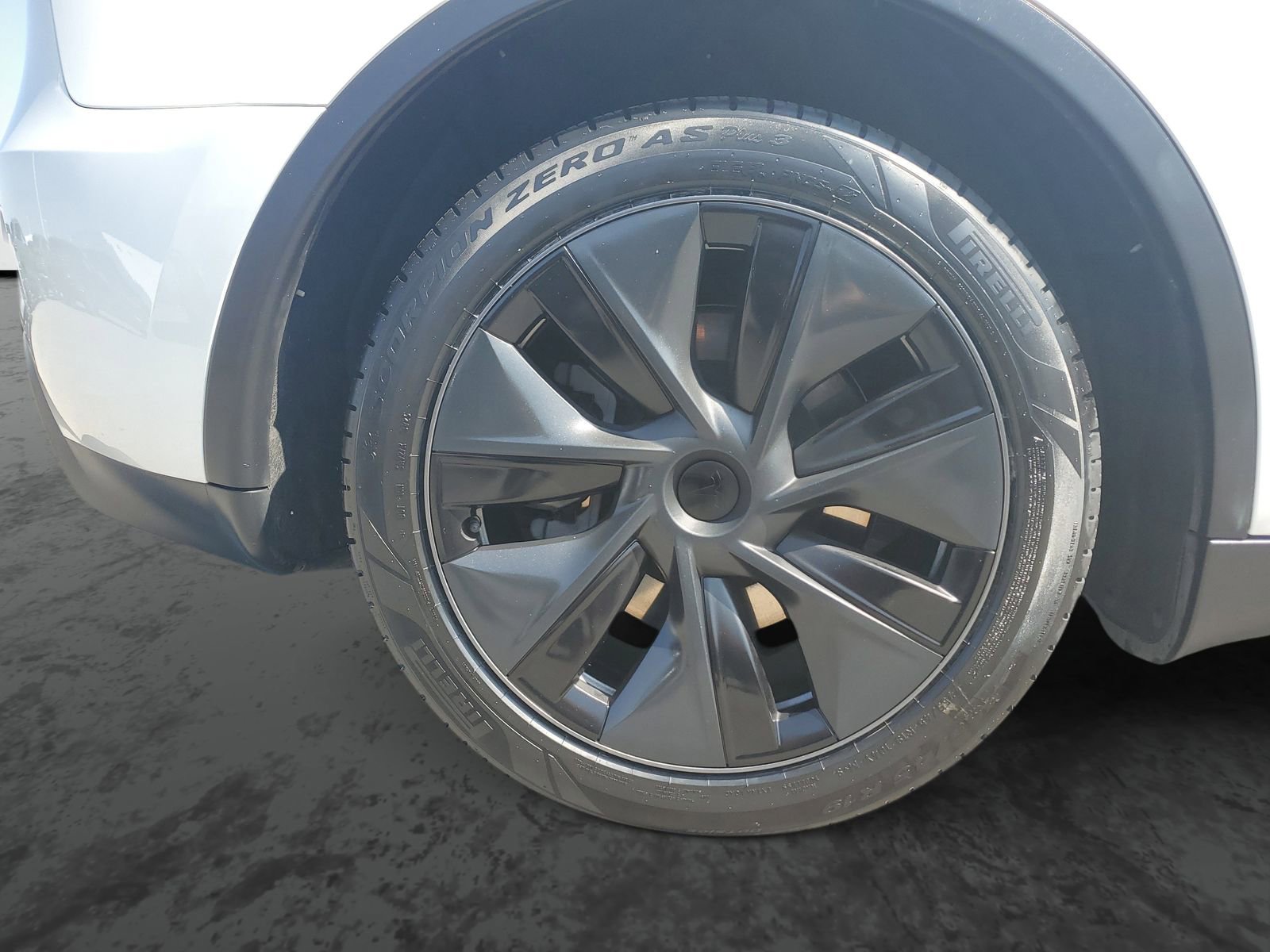 Used 2025 Tesla Model Y Long Range image 5