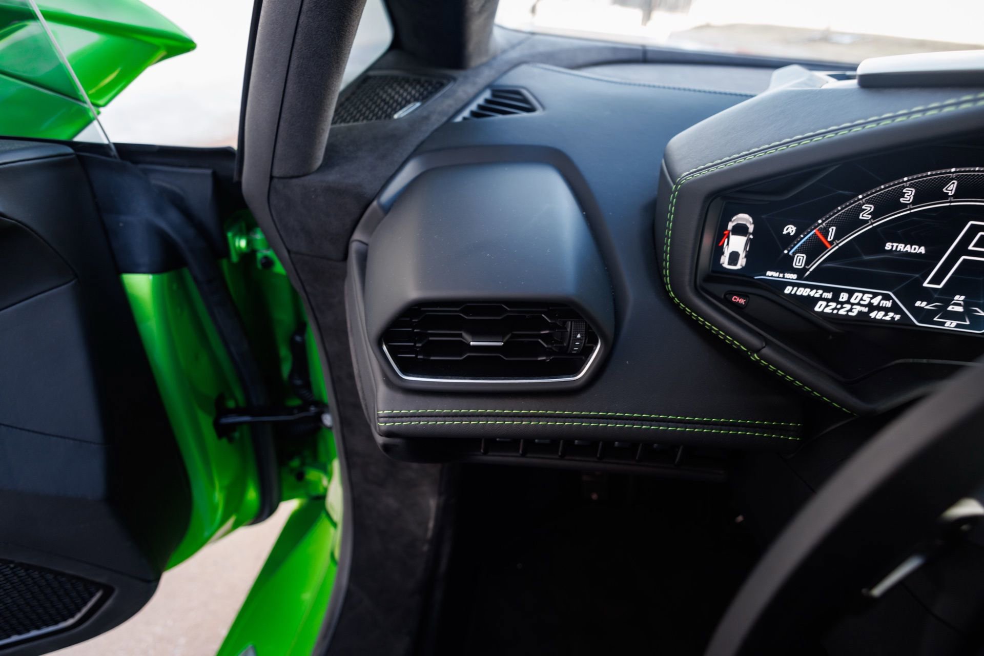 Used 2023 Lamborghini Huracan Tecnica image 39