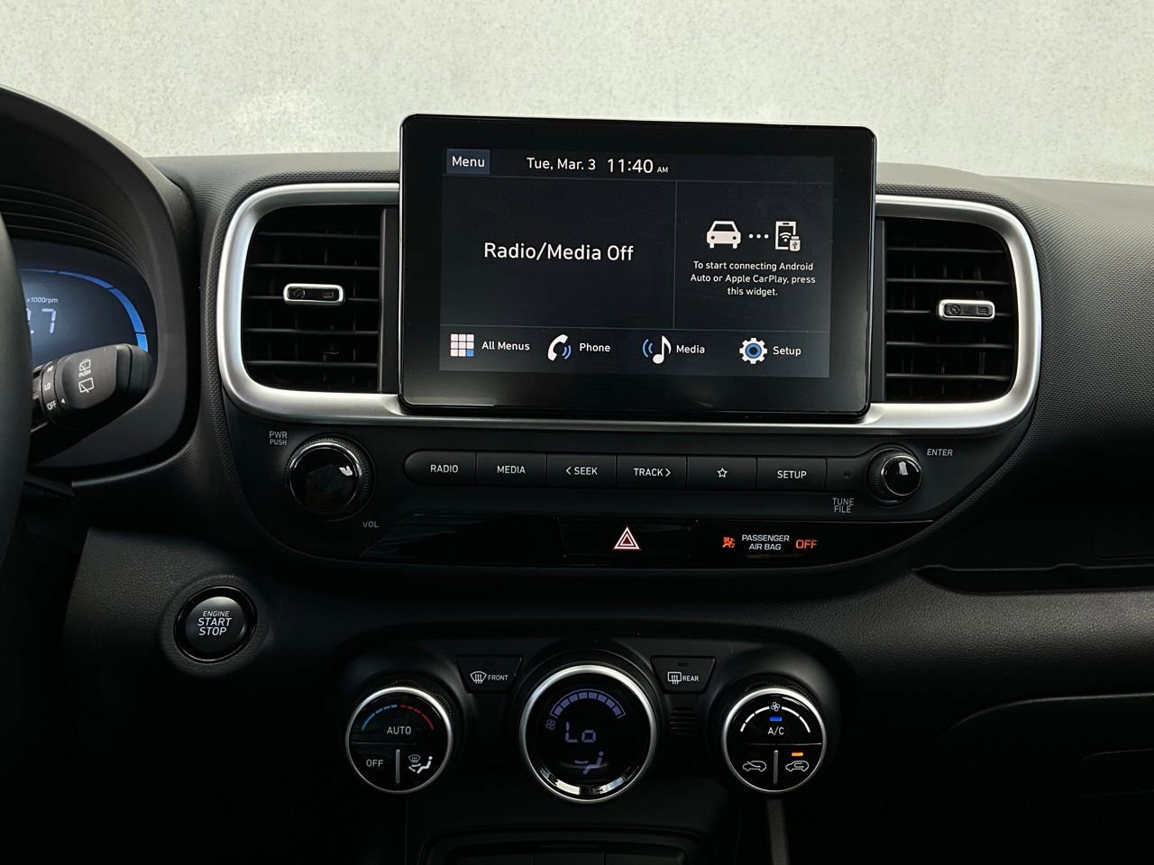 Used 2025 Hyundai Venue SEL image 26