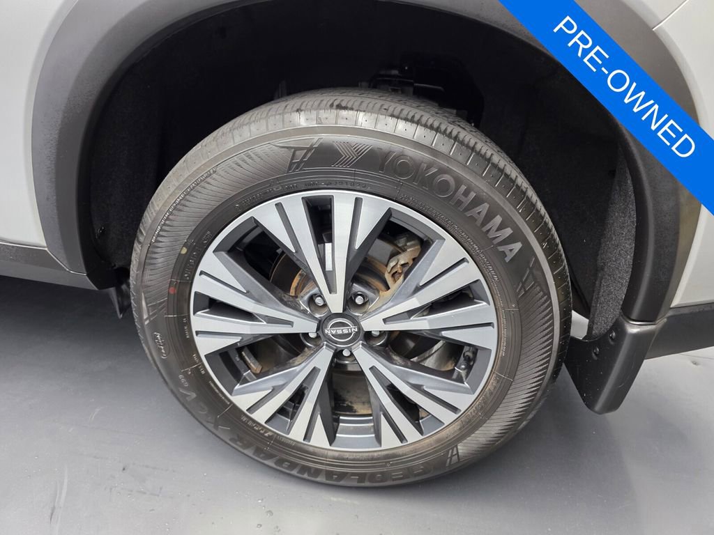Used 2023 Nissan Rogue SV FWD image 16
