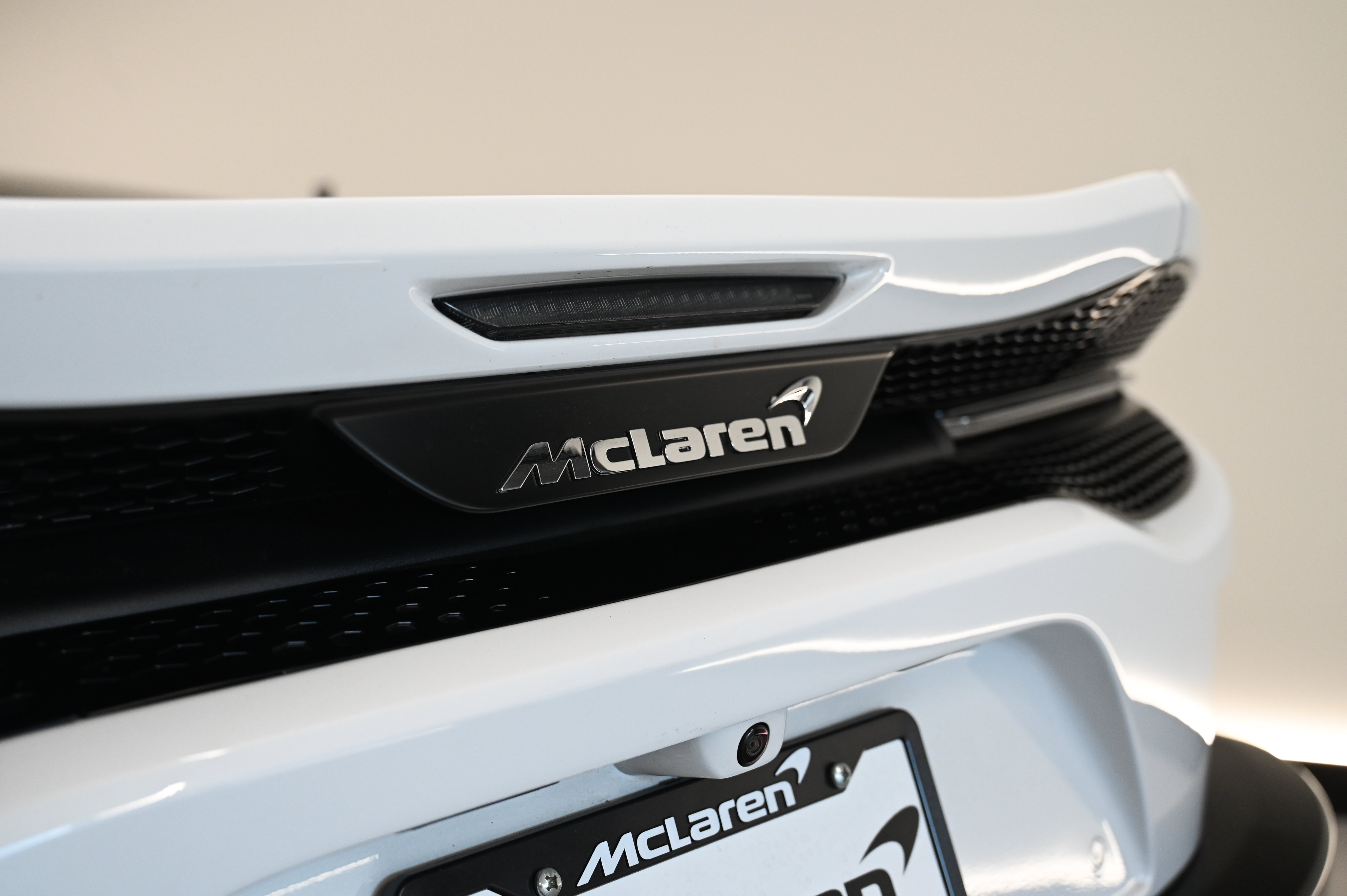 Used 2023 McLaren GT RWD image 16