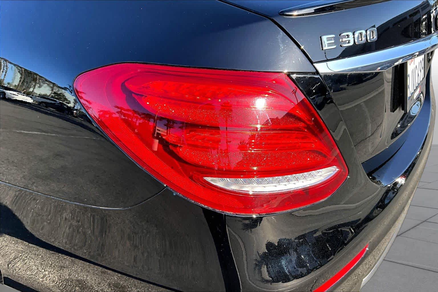 Used 2019 Mercedes-Benz E 300 image 27