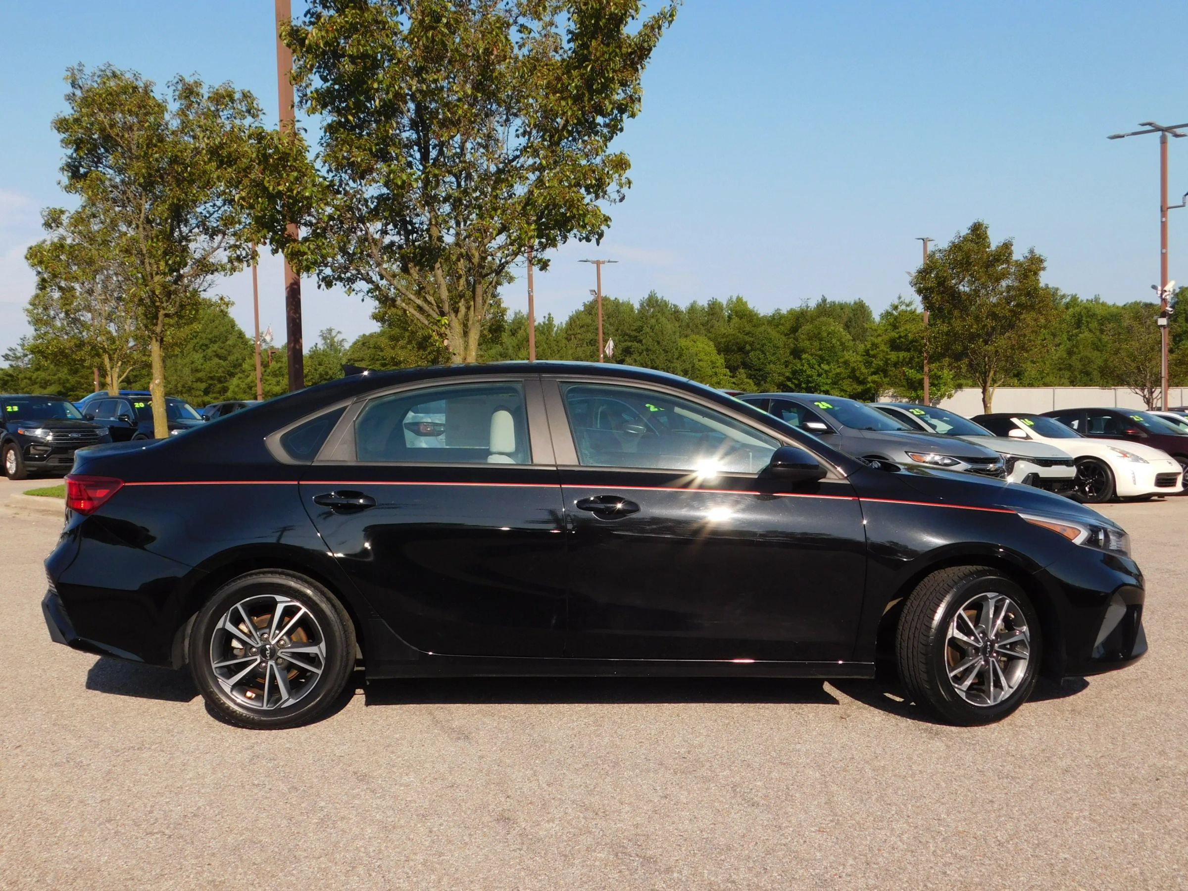Used 2023 Kia Forte LXS FWD image 4