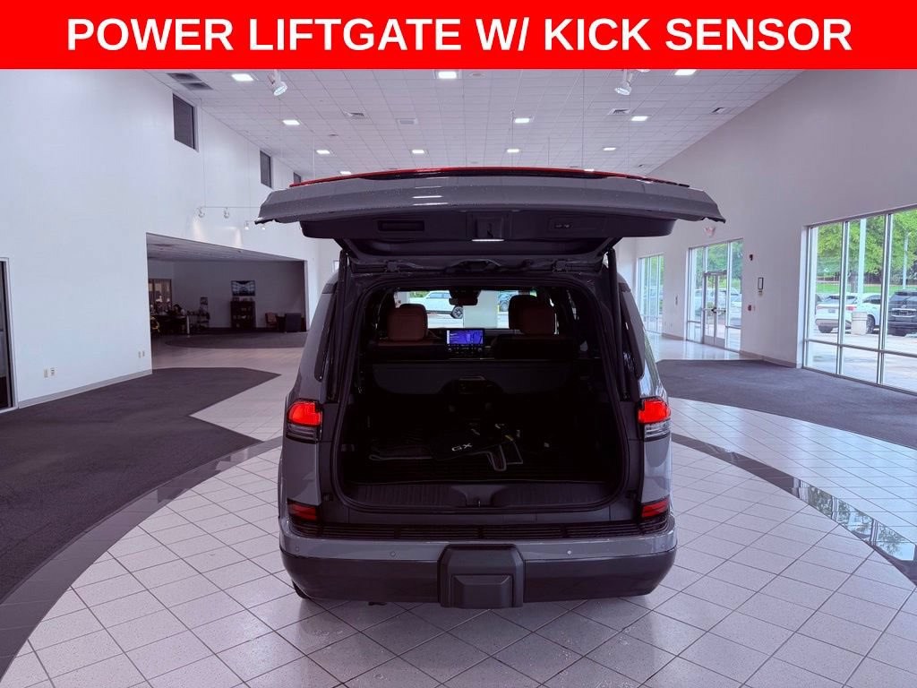 Used 2024 Lexus GX 550 w/ Accessory Package (31) AWD/4WD image 7