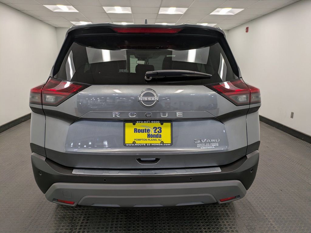 Used 2023 Nissan Rogue SV w/ SV Premium B Package image 5