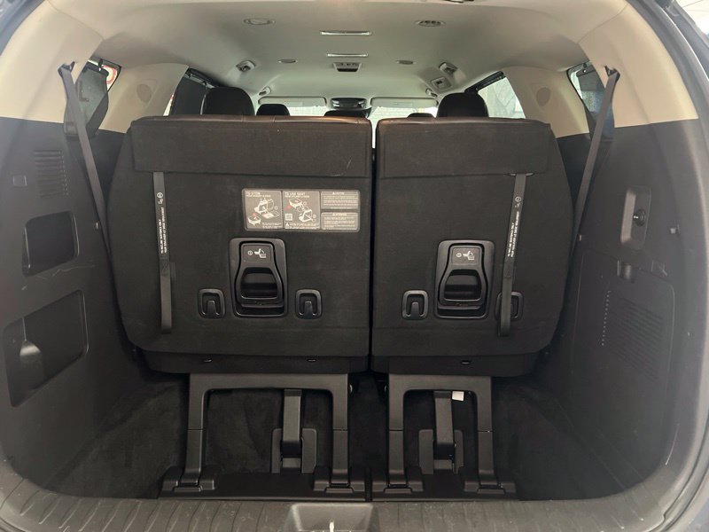 Certified 2024 Kia Carnival EX FWD image 8