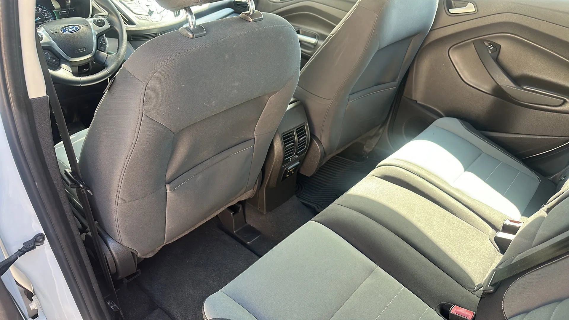 Used 2015 Ford C-MAX SE w/ Interior Protection Package image 8