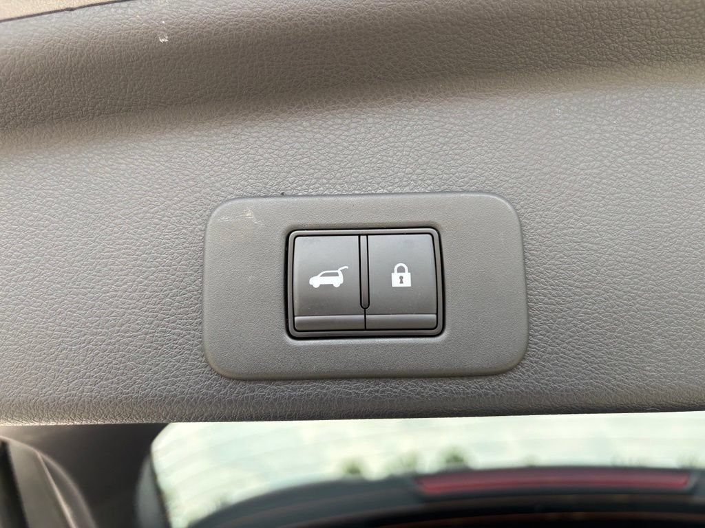 Used 2025 Nissan Murano SV AWD/4WD image 48