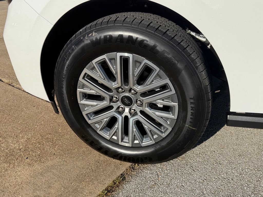 New 2027 Ford Expedition Max Platinum w/ Driver's Package AWD/4WD image 11