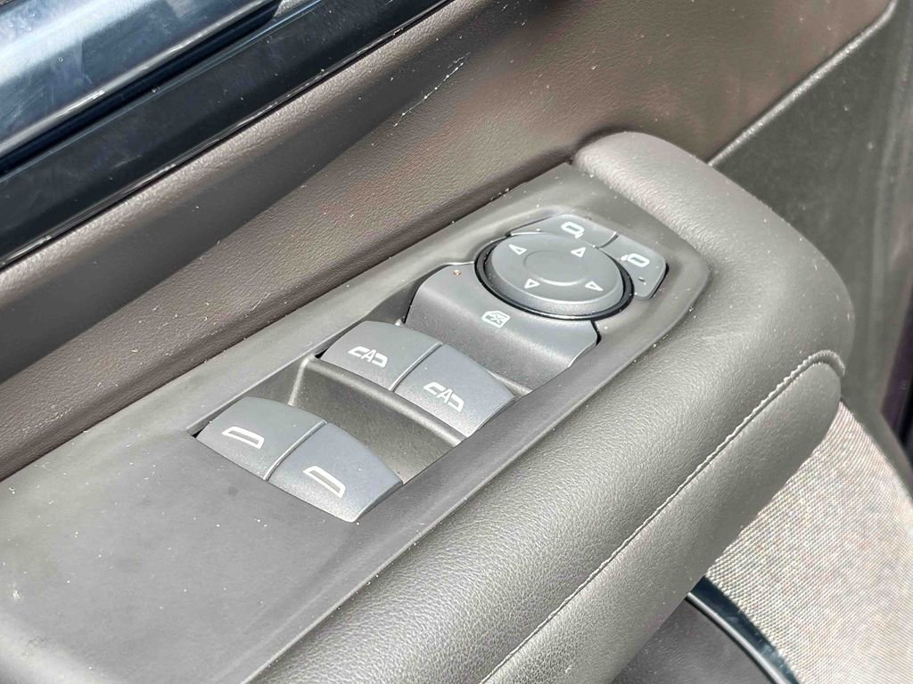 Used 2025 Chevrolet Tahoe LT image 42