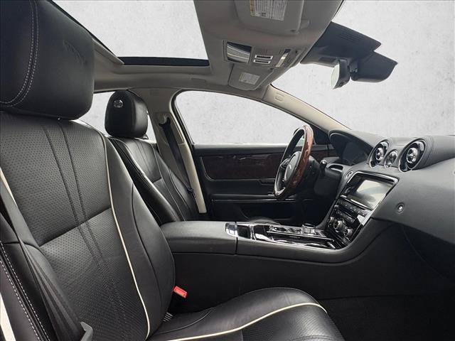 Used 2018 Jaguar XJ R-Sport AWD/4WD image 21