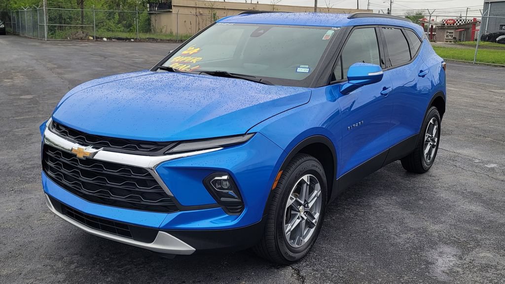Used 2024 Chevrolet Blazer LT FWD image 3