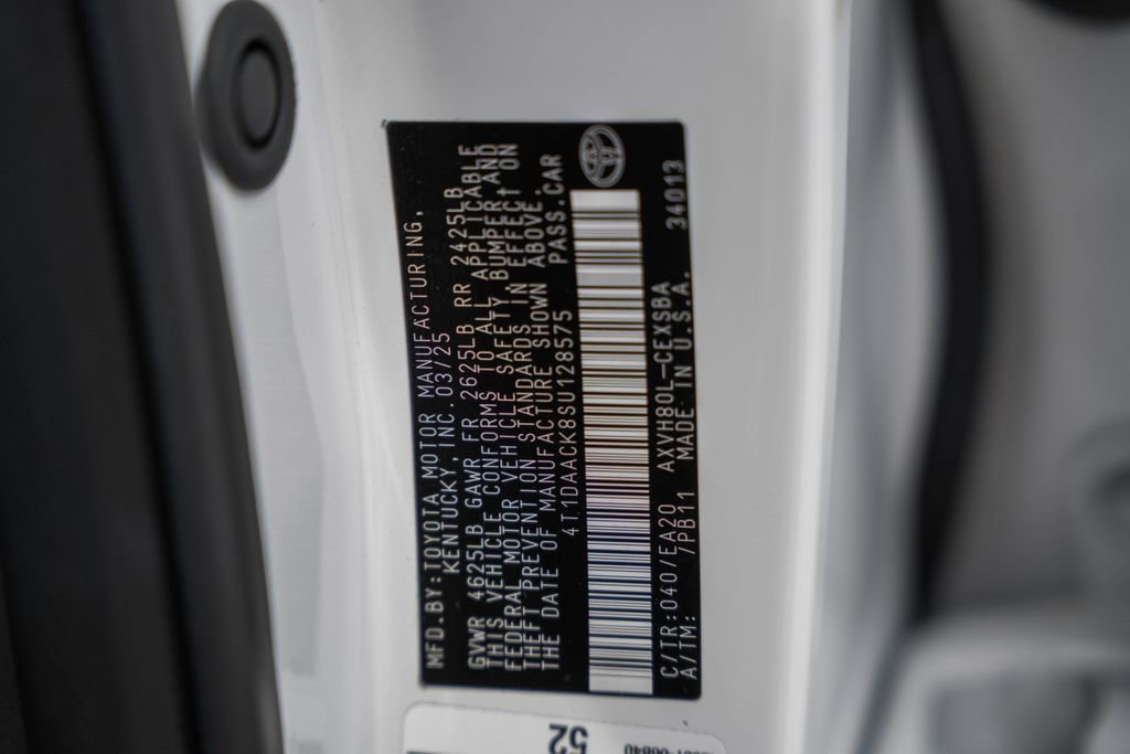 Used 2025 Toyota Camry SE image 40