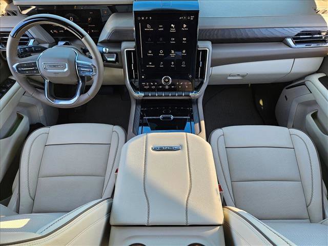 New 2025 GMC Yukon XL Denali w/ Denali Reserve Package image 14
