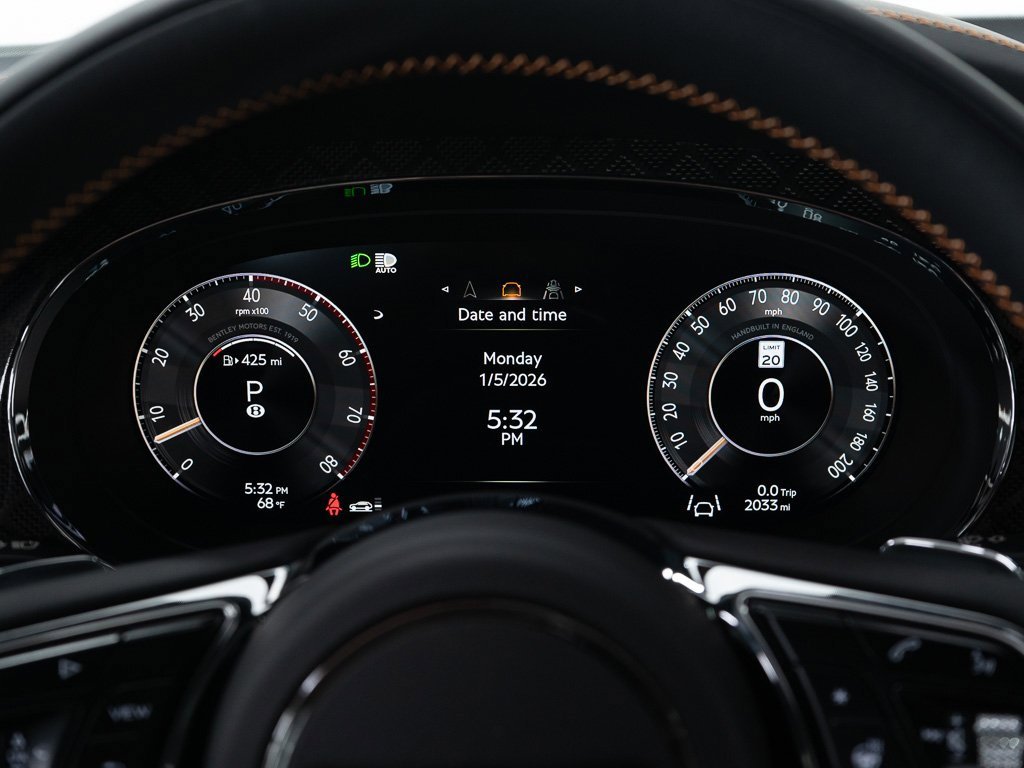Used 2025 Bentley Bentayga image 38