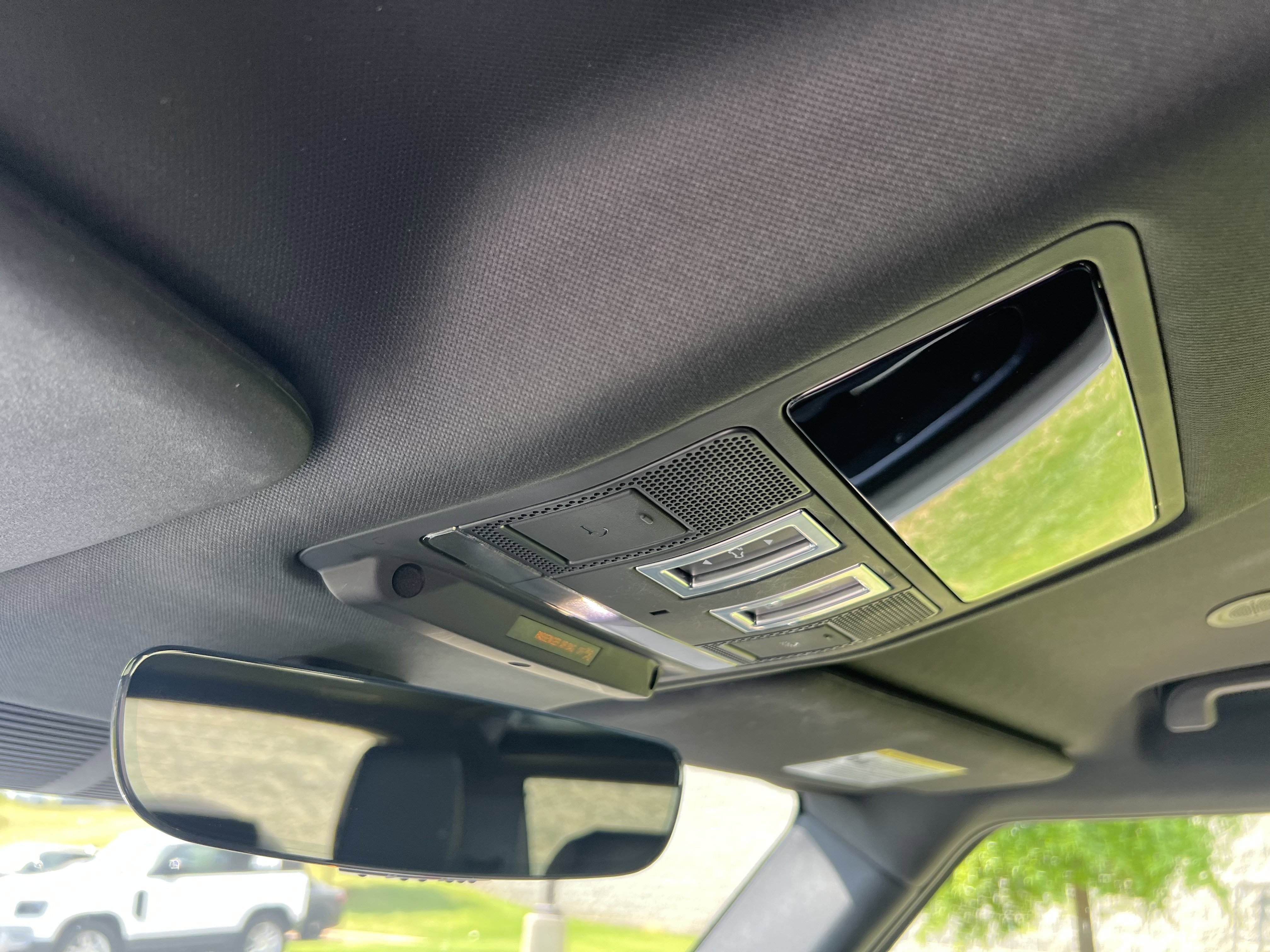 Certified 2023 Land Rover Defender 90 SE image 25