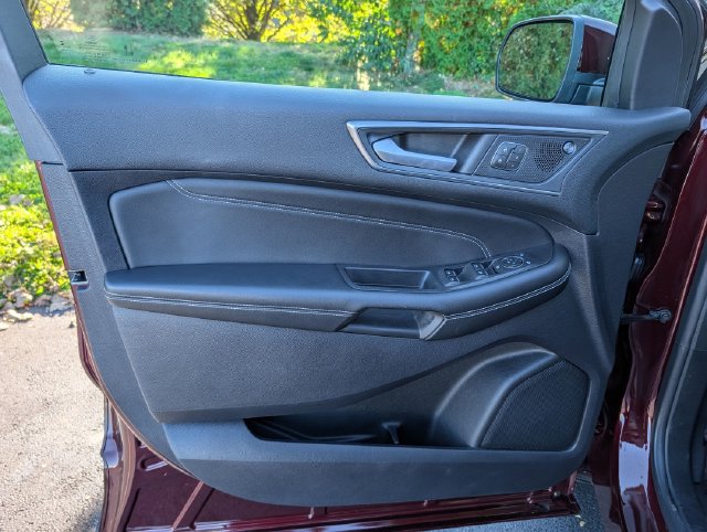 Used 2022 Ford Edge Titanium AWD/4WD image 32