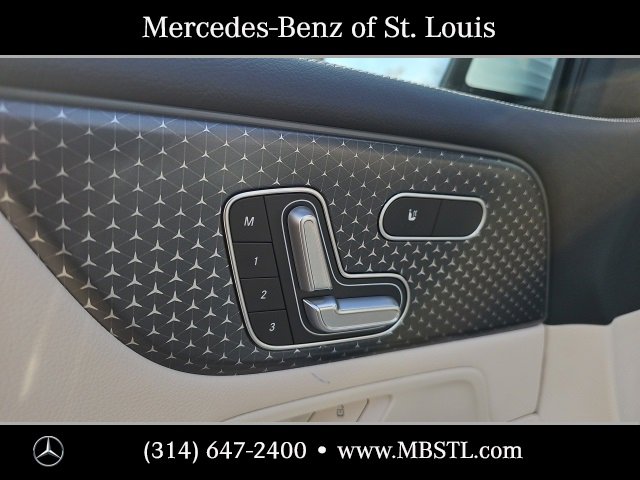 Used 2025 Mercedes-Benz GLB 250 4MATIC image 14