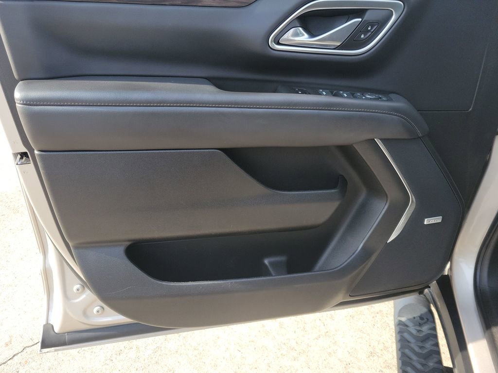 Used 2022 Chevrolet Tahoe Z71 w/ Luxury Package image 14