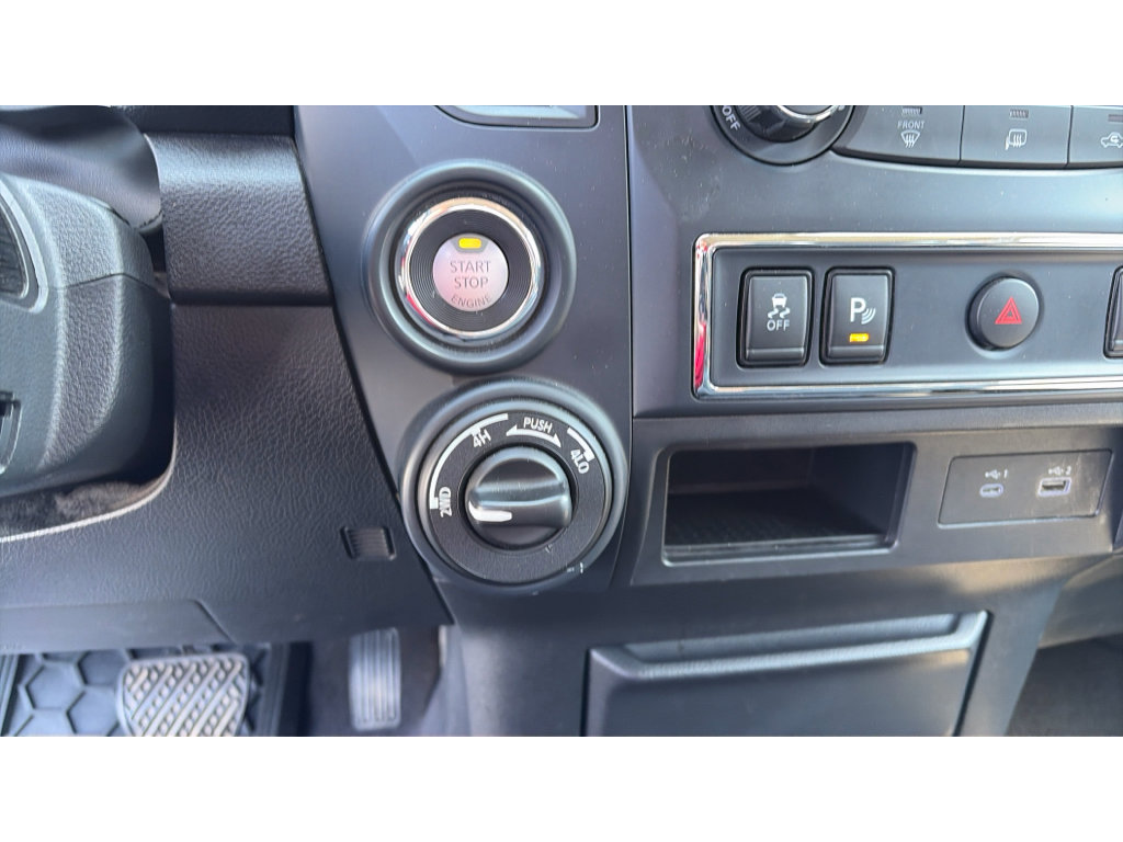 Used 2023 Nissan Titan SV AWD/4WD image 14