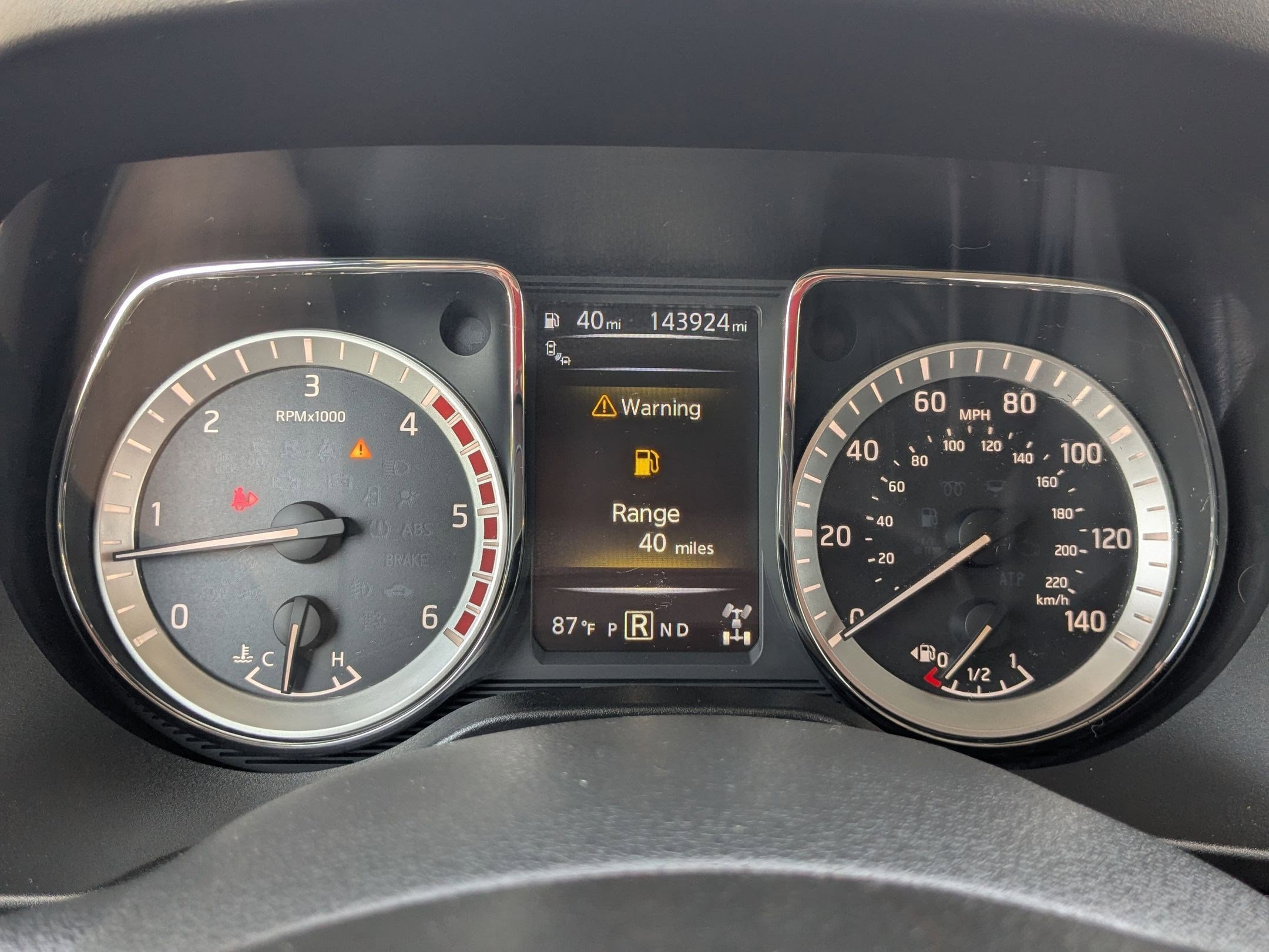 Used 2018 Nissan Titan PRO-4X w/ Pro-4x Convenience Package AWD/4WD image 14
