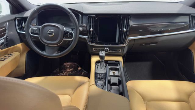 Used 2018 Volvo S90 T5 Momentum FWD image 18