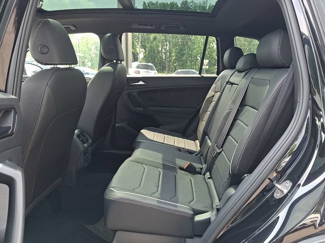 Used 2023 Volkswagen Tiguan SEL R-Line AWD/4WD image 11