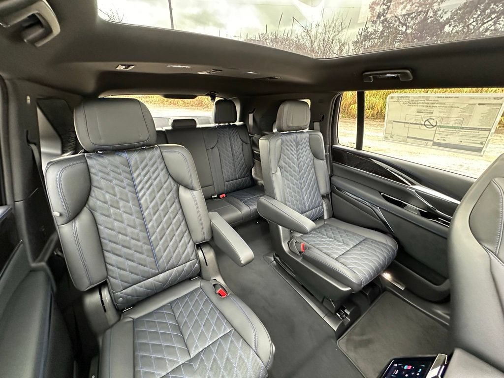 New 2025 Cadillac Escalade IQ Sport 1 w/ LPO, ONYX Package AWD/4WD image 25