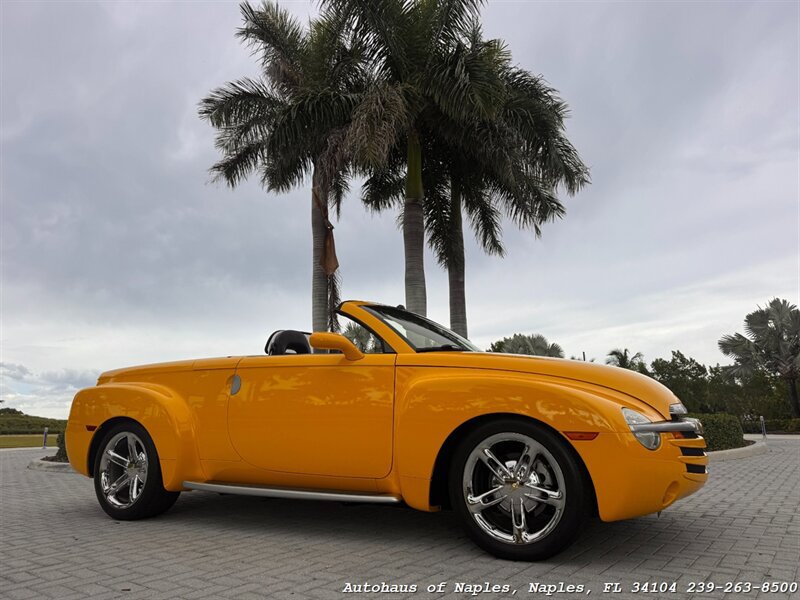 Used 2005 Chevrolet SSR w/ Preferred Equipment Group RWD image 5