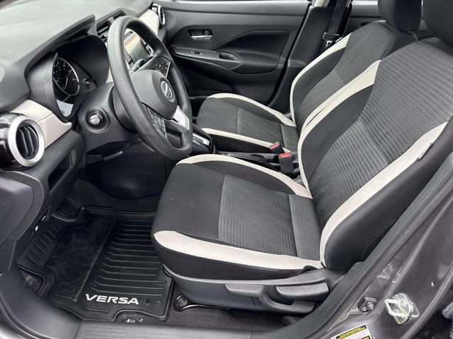 Used 2022 Nissan Versa SV w/ Trunk Package FWD image 10
