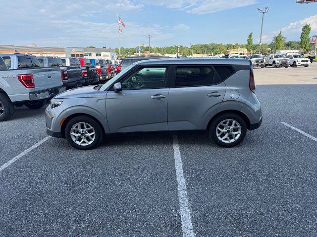 Used 2024 Kia Soul LX w/ Option Group 015 FWD image 5