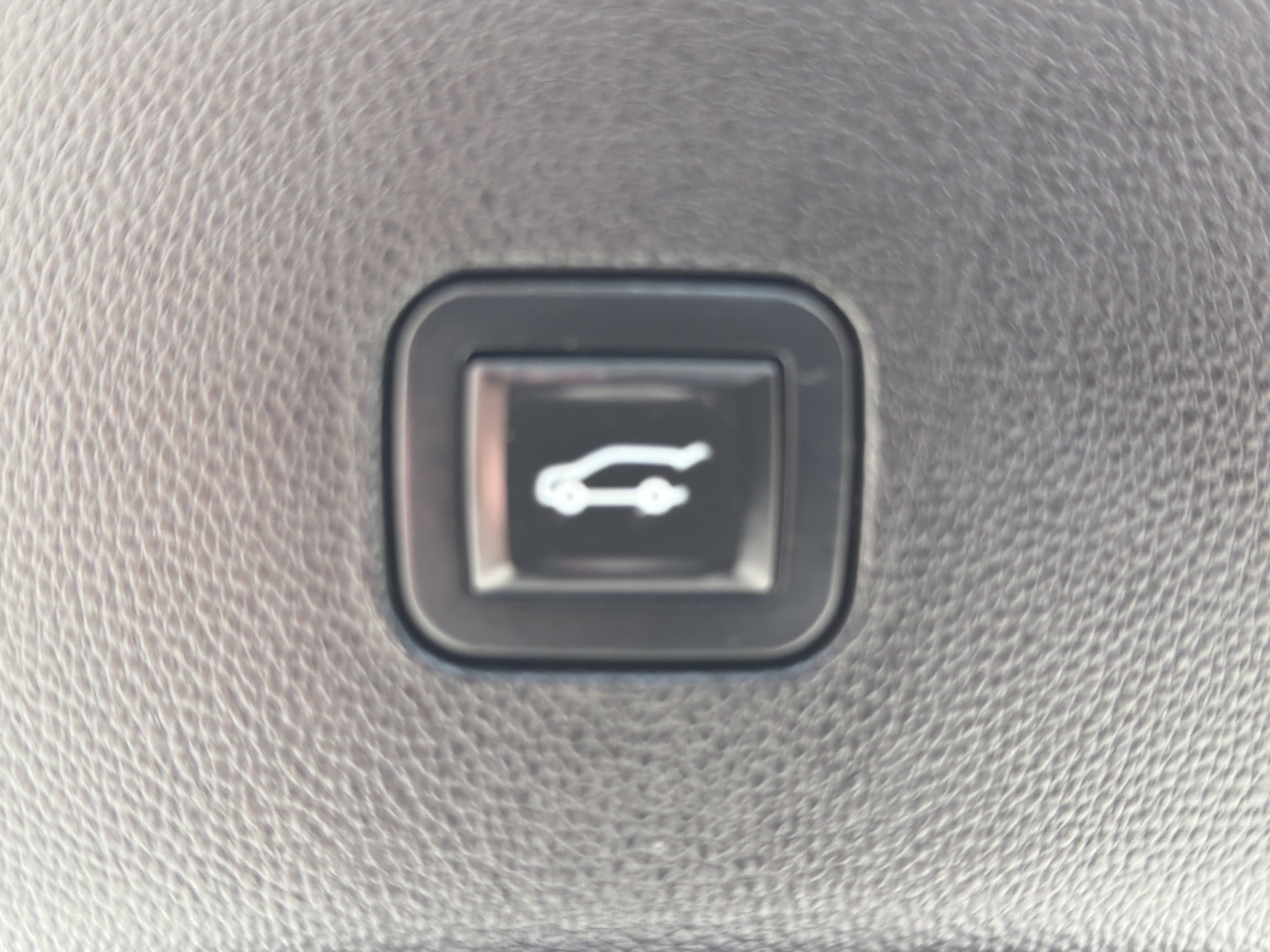 Used 2018 Buick Enclave Essence FWD image 13