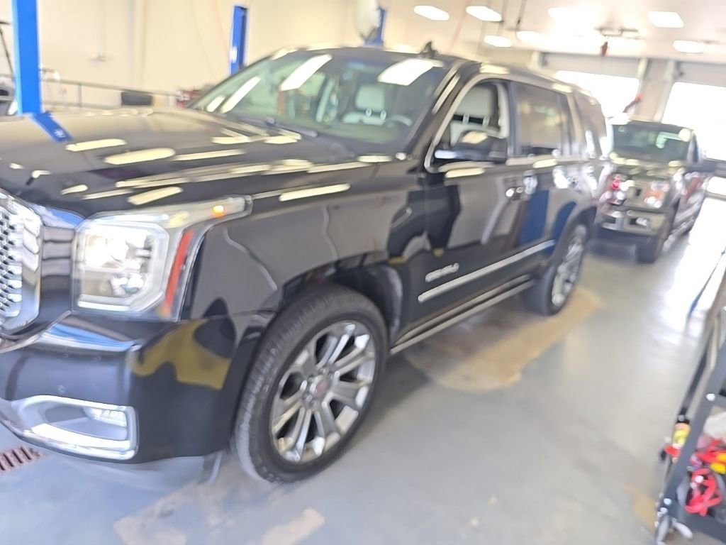 Used 2016 GMC Yukon Denali w/ Open Road Package AWD/4WD image 3