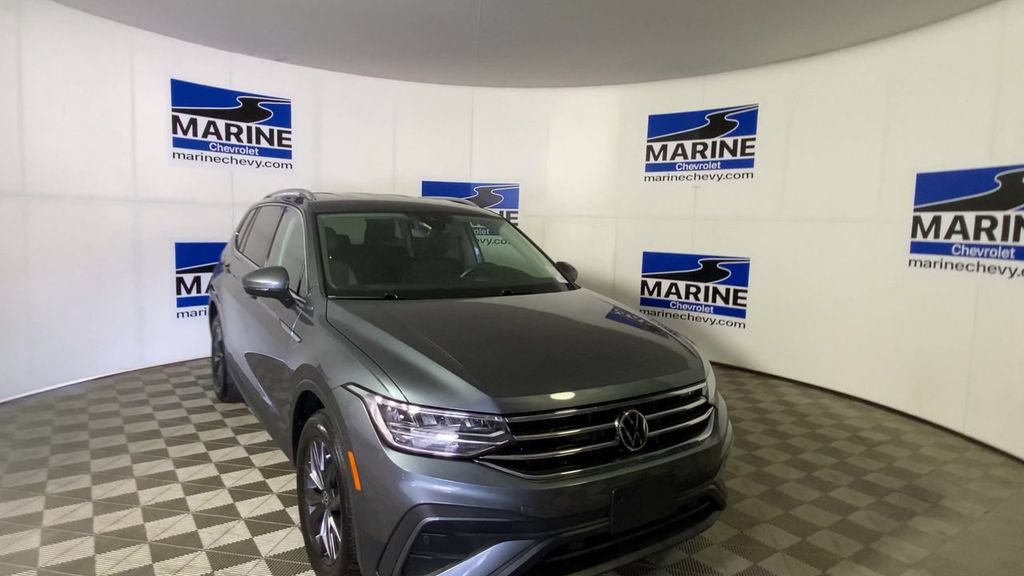 Used 2023 Volkswagen Tiguan SE AWD/4WD image 4