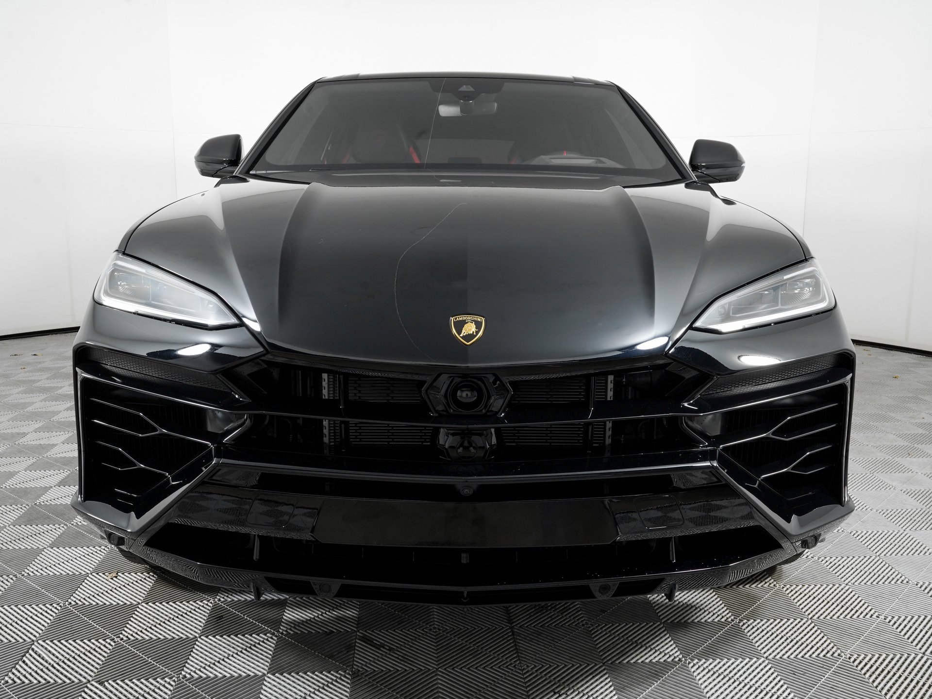 Used 2025 Lamborghini Urus SE image 2