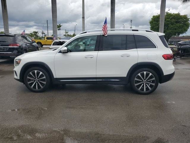 Used 2023 Mercedes-Benz GLB 250 w/ Premium Package image 8