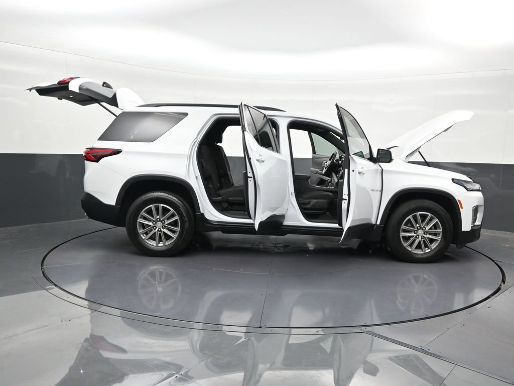 Used 2024 Chevrolet Traverse LT FWD image 35