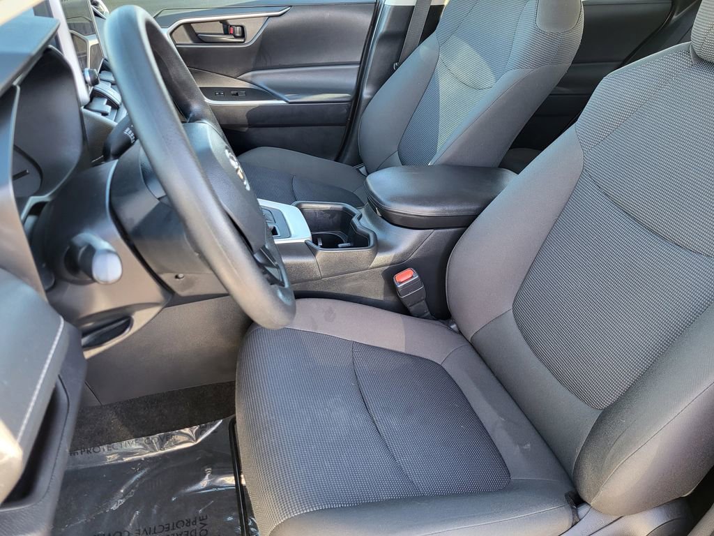 Used 2024 Toyota RAV4 LE image 3