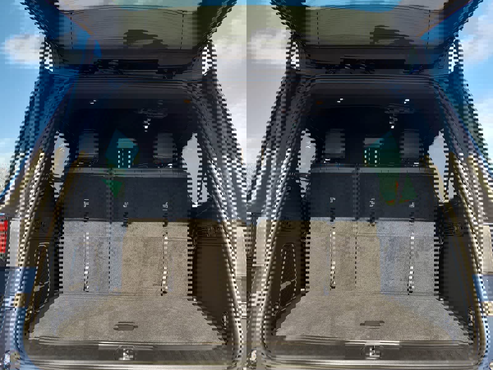 New 2025 Jeep Wagoneer 4WD w/ HD Trailer Tow Package image 27